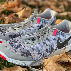 Women’s Nike shoes